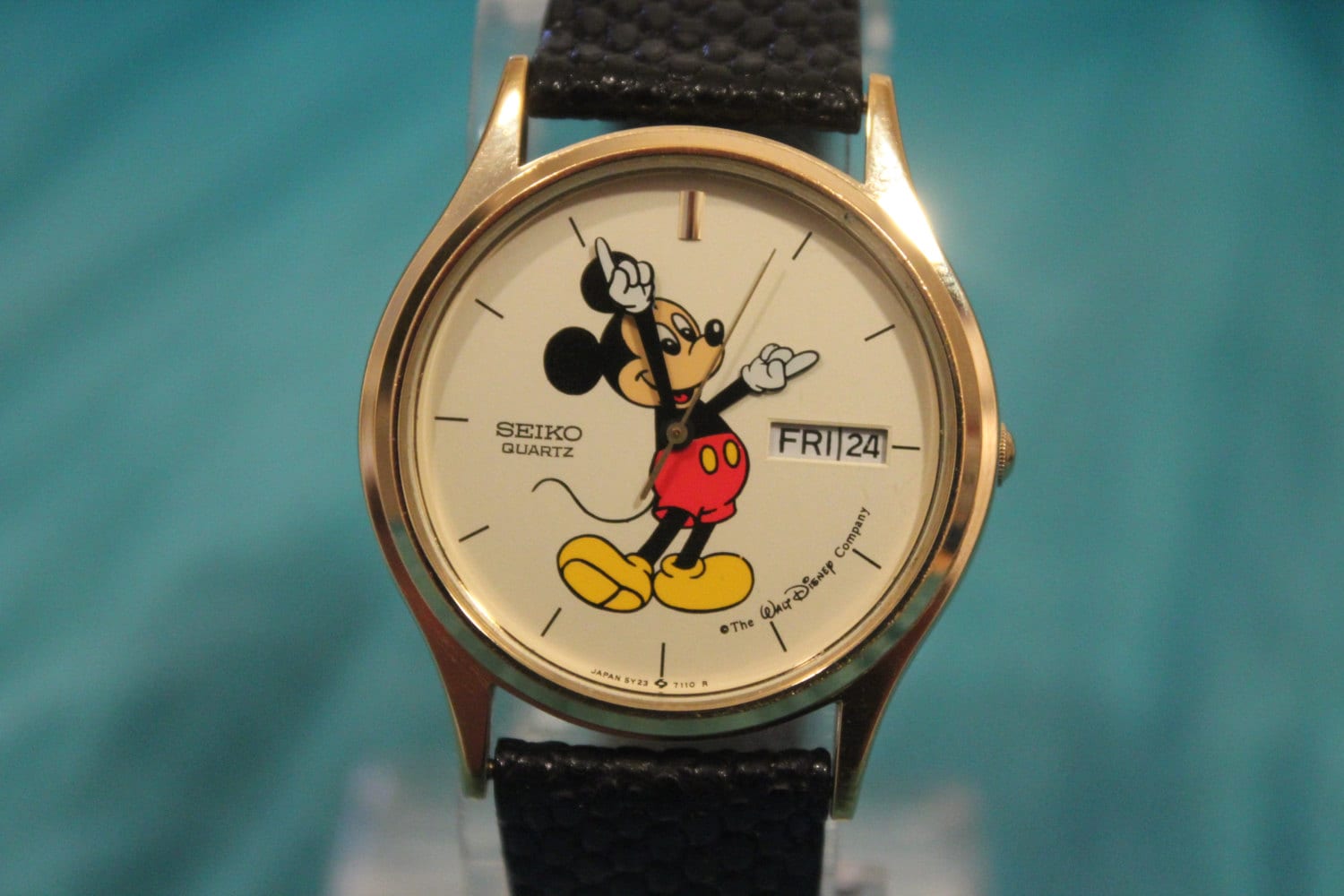 Vintage SEIKO 5Y23 Mickey Mouse Men Quartz Day Date Watch