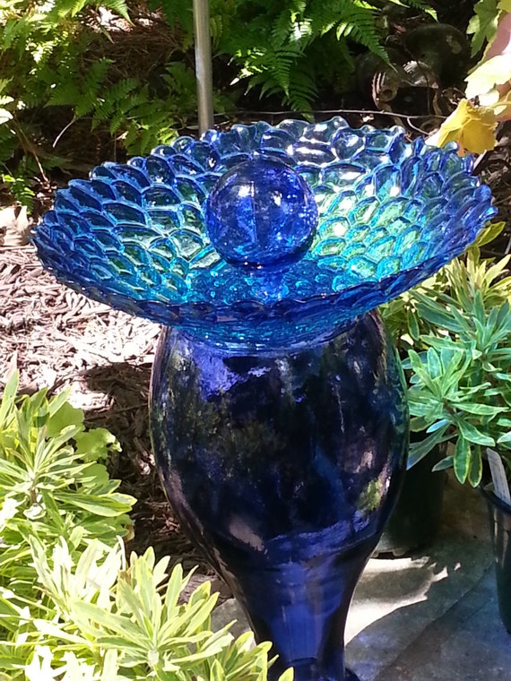 Glass Birdbath 'Blue Bird'