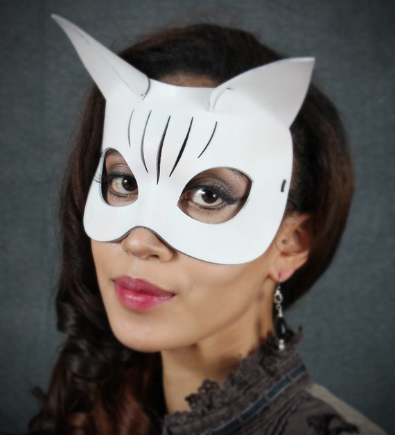 Kitty Leather Mask in White