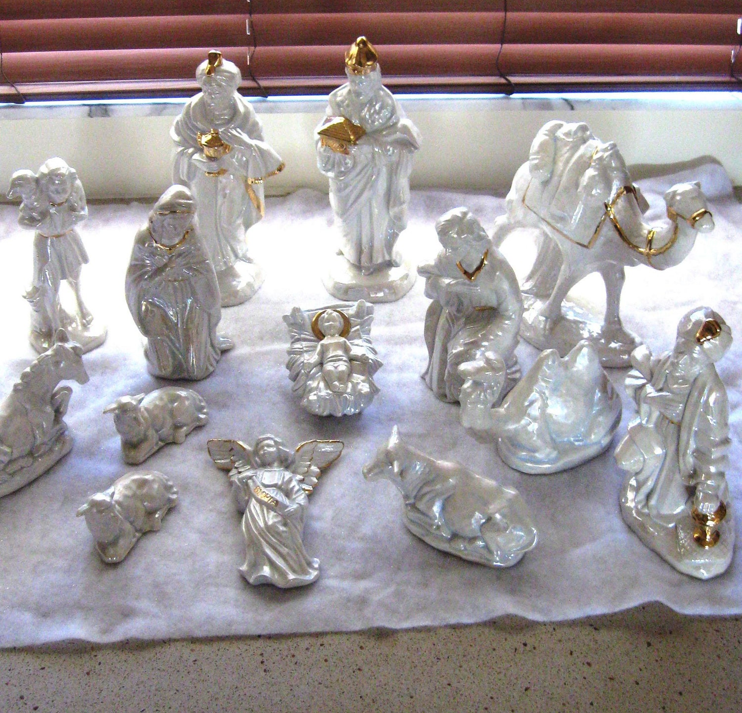 Vintage Nativity Scene Ceramic Christmas Mother of by CinfulOldies