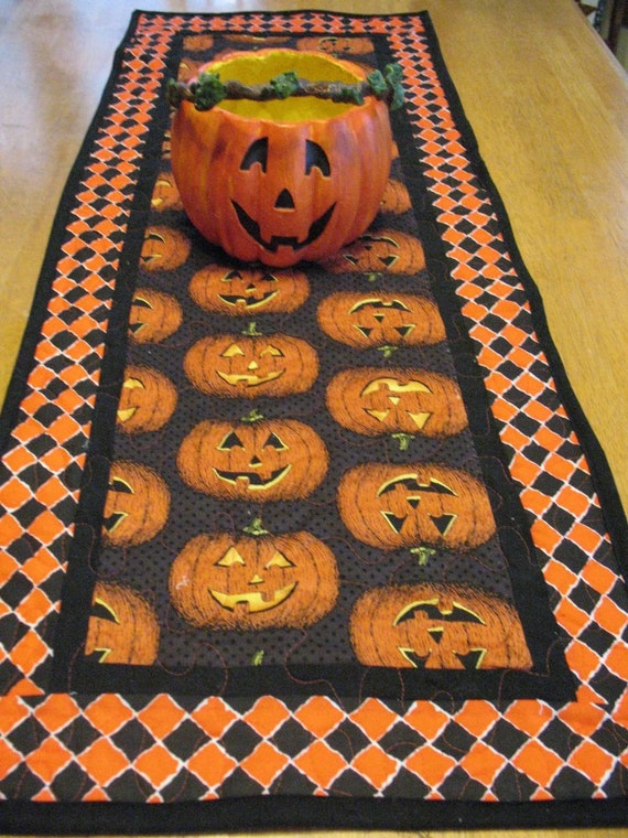 Quilted Pumpkin Table Runner
