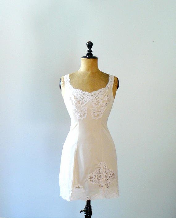 Vintage 1970s deadstock blush lace slip dress. negligee.