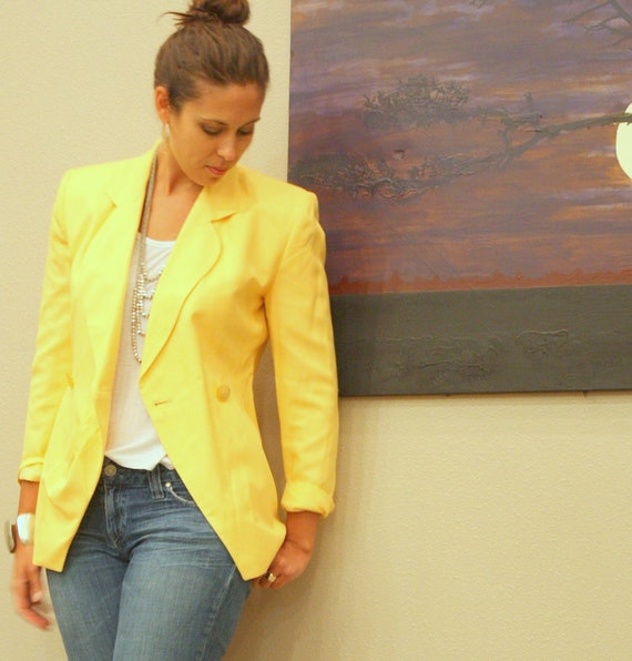 Promoción de Chaqueta Amarilla - Compra Chaqueta Amarilla