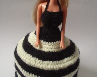Toilet paper doll black/white