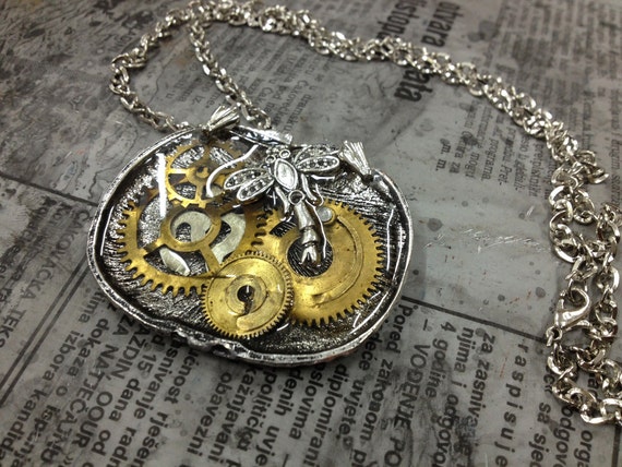 DRAGONFLY in shell Steampunk jewelry -necklace-