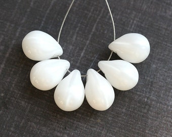 Large White Teardrops, czech glass Briolettes, white glass drps, raindrop - 10x14mm - 6Pc - 1349