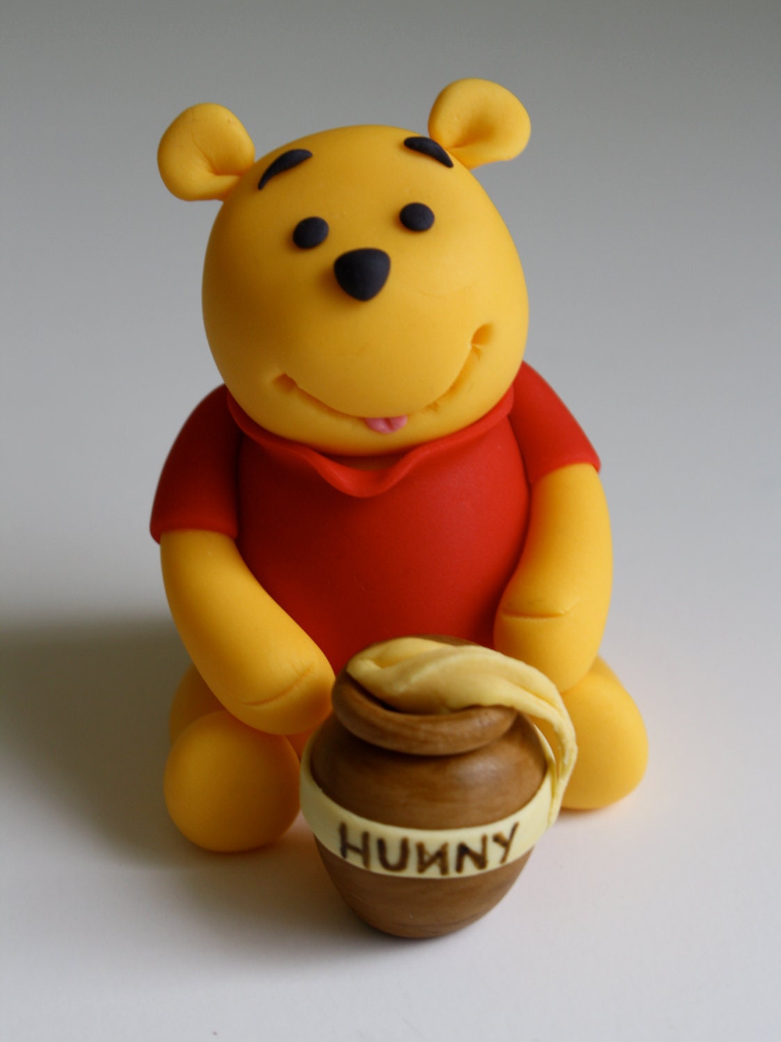 Fondant Pooh Inspired with Honeypot Cake/Cupcake by KimSeeEun