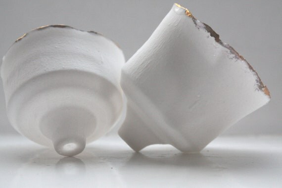 Japanese inspired small ornamental cup handmade by madebymanos