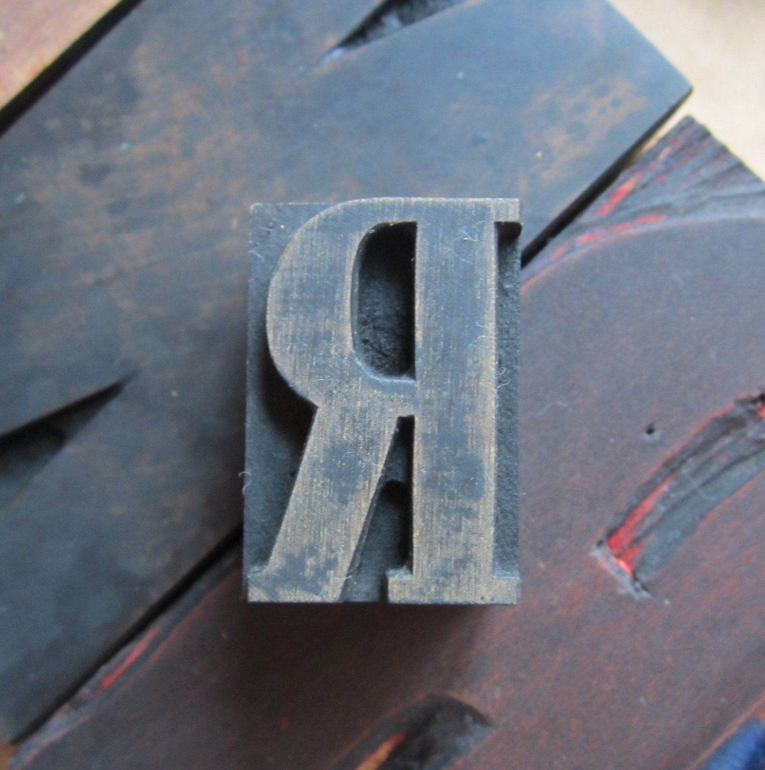 antique-letterpress-wood-type-printers-block-letter-r