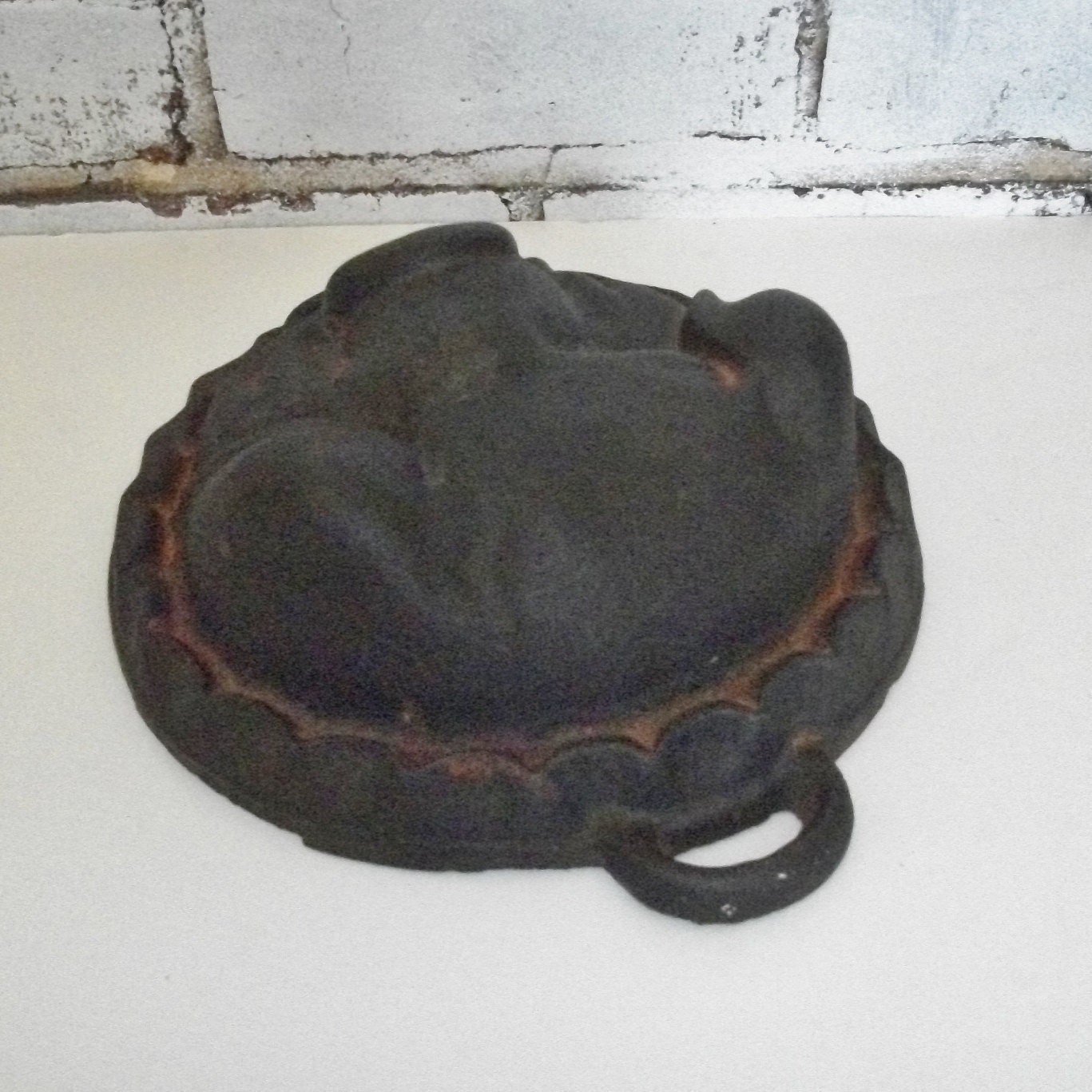 Vintage Cast Iron Pig Face Souse Mold Metal Hog's Head