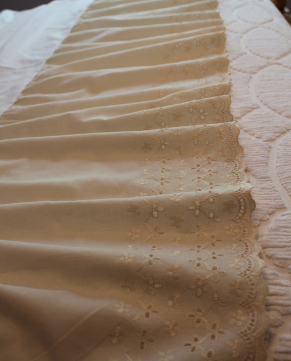 Vintage Bed Skirt Eyelet Ruffle Cream Ecru Cottage