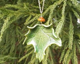 Green Maple Leaf Pendant Necklace