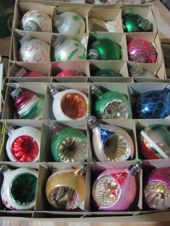 2 boxes of vintage ornaments