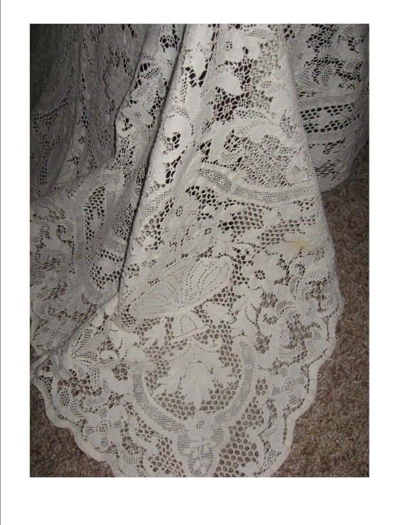 Vintage Quaker Cotton Lace Tablecloth 60 x 90 by SerrinDipitous