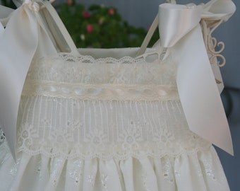 Handmade Flower girl ivory or white dress with lace trim Size 1..2..3..4..5..6..7..8 and 10