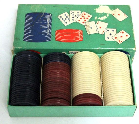 antique poker dice box says 818 ivory