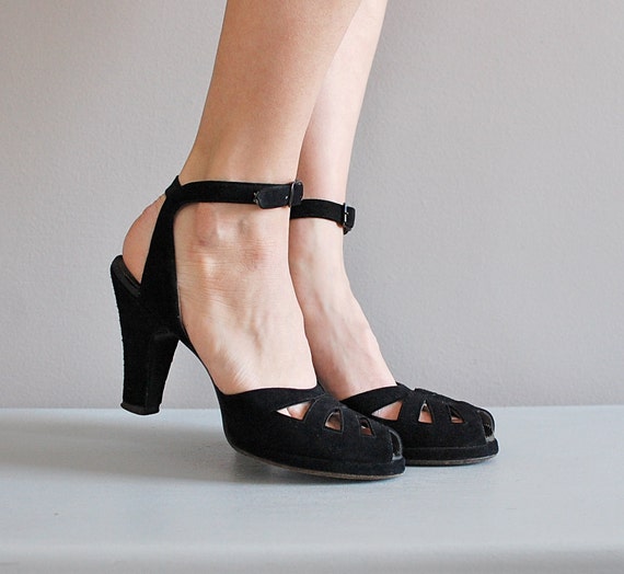 1940s shoes / 40s platform heels / black peeptoe platforms