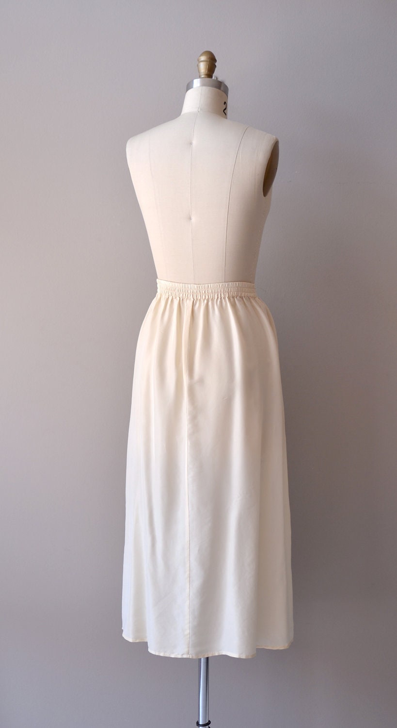 cream silk skirt outfit