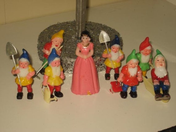 Vintage Plastic Snow White & Seven Dwarfs Cake Decorations