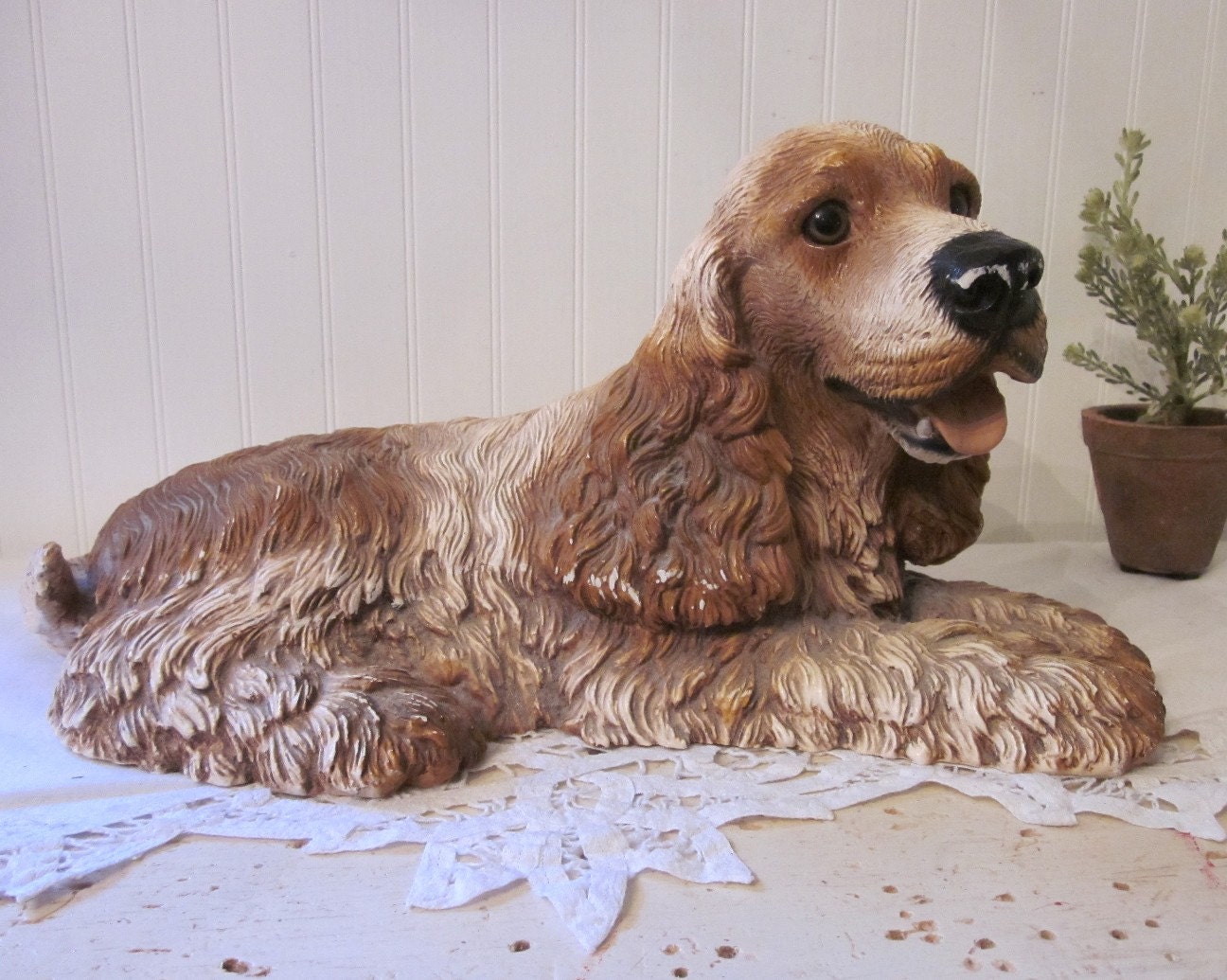 spaniel dog statue