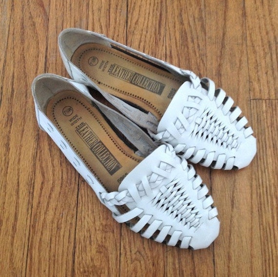 Vintage Huarache Sandals / White Leather 80s / Size 7.5 Wide