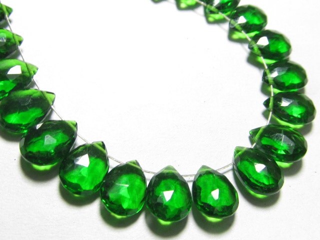 20 pair 0f earring 7x10 mm gorgeous emerald green colour 20 pair 0f earring 7x10 mm gorgeous emerald green colour
