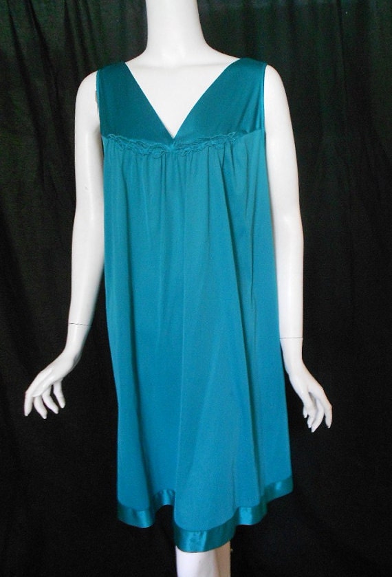 Vanity Fair Teal Green Short Nightgown Gown 1970s 1980s