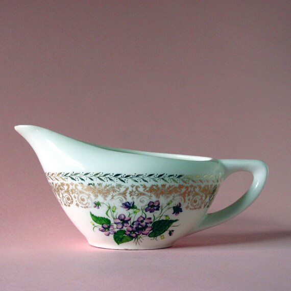 Gravy Boat Fancy Dress gravy boat with fancy gold border and pretty purple violets Gravy Boat Fancy Dress gravy boat with fancy gold border and pretty purple violets