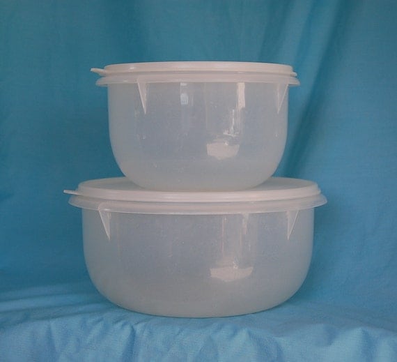 Set of 2 Vintage Tupperware Mixing Bowls with Seals