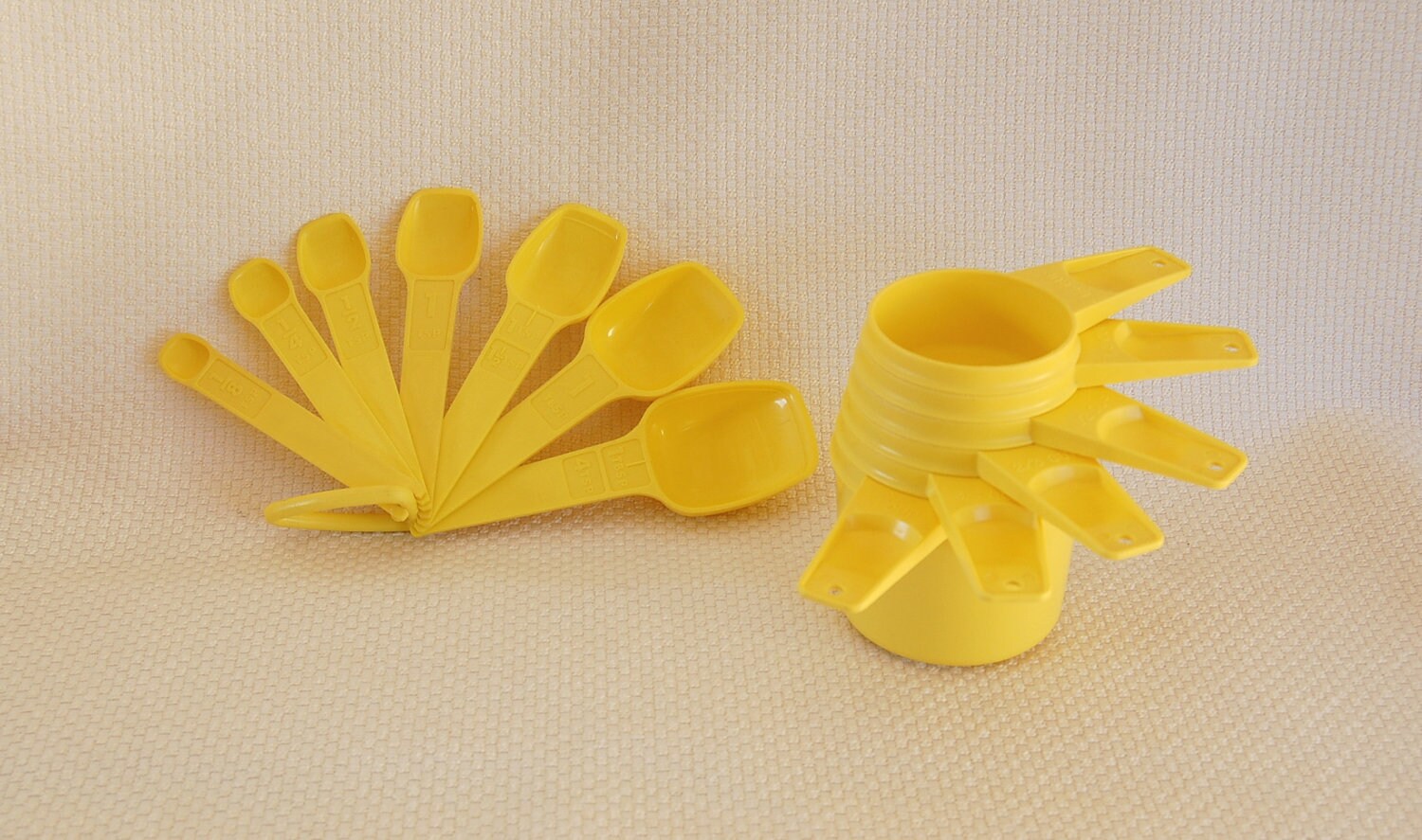 tupperware cups vintage  Welcome back