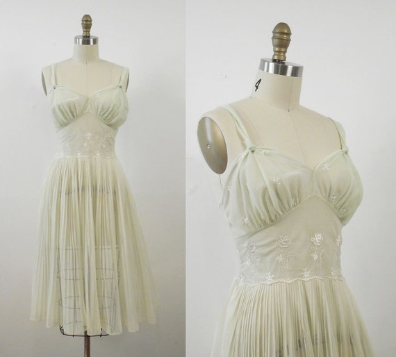 1960s Babydoll Negligee / 60s Lingerie by FemaleHysteria on Etsy