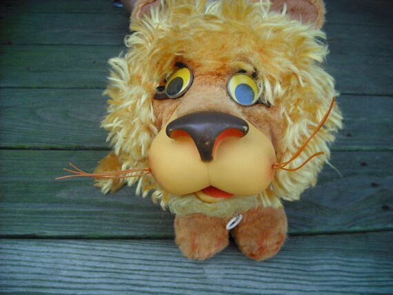 larry the lion talking stuffed animal