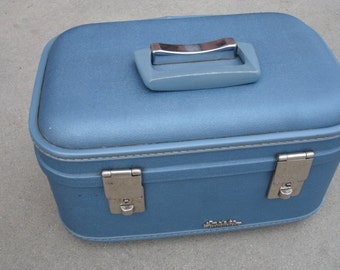 Popular items for vintage train case on Etsy