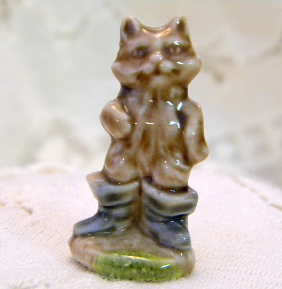 Wade Red Rose tea figurine Puss N Boots whimsie