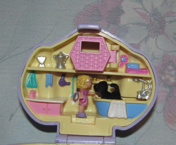 polly pocket dog compact