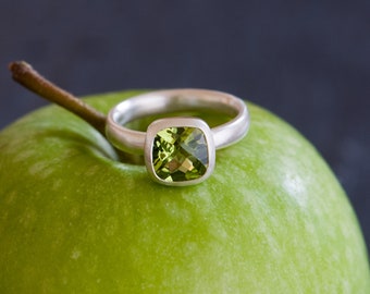 Peridot Ring - Apple Green Peridot Ring in Sterling Silver - Made To Order - FREE SHIPPING
