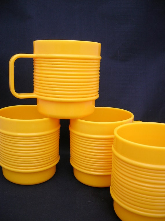 rubbermaid yellow plastic mugs set of four ribbed cups with