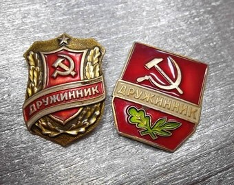 2 soviet patriotic sign badge "Guard" - druzhinnik, sickle and hammer USSR veteran of communist labor - 100 % original