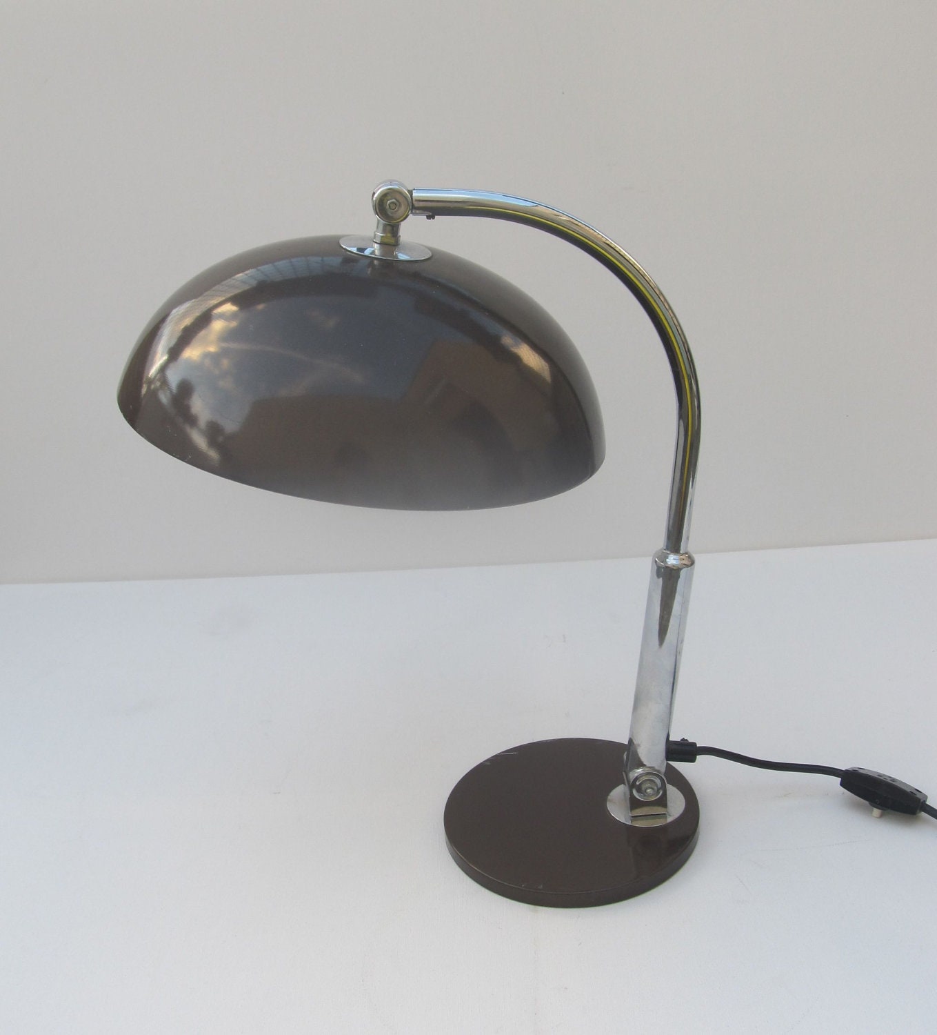 Hala Desk lamp Model 144 designed Busquet famous design table