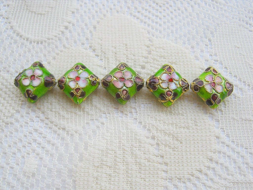 Vintage Glass Flower Bead Green Bead diamond shape by PeacyStudio