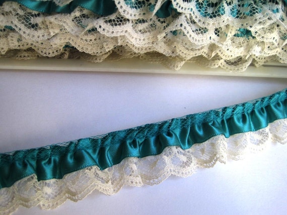 Gathered Ruffled Lace With Satin Ribbon Trim Green / Ivory