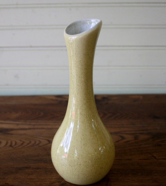 Vintage Red Wing Speckled Butter Yellow Bud Vase 1940s Pottery
