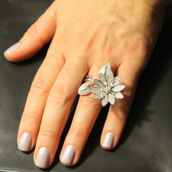 Large Floral Cocktail Ring 1.7ct Diamonds 18k white Gold