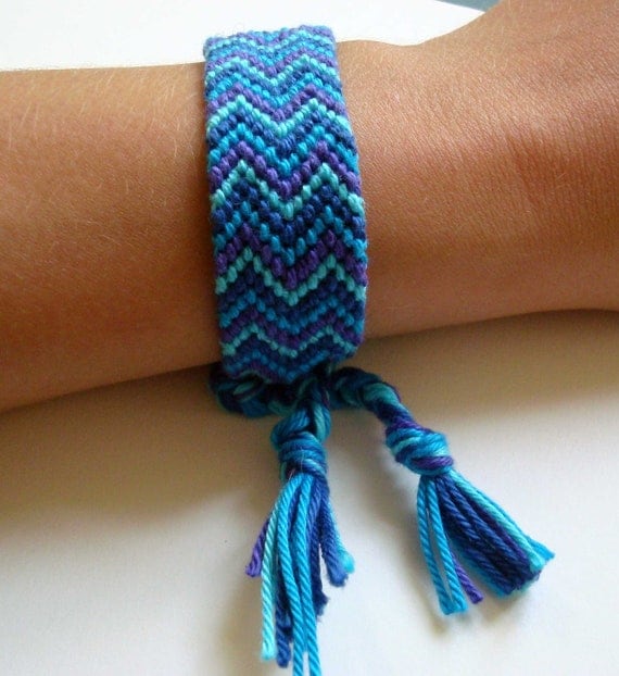 BLUE WAVE pattern friendship bracelet