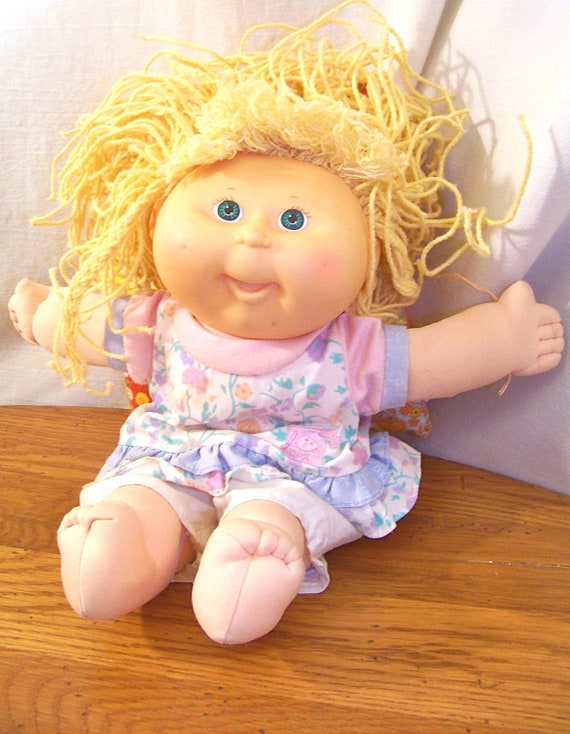 Items similar to Cabbage Patch Girl Doll Vintage 1990 ...