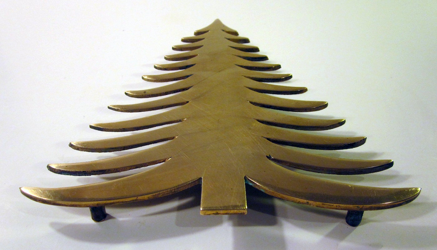 Christmas Tree Inspired Brass Trivet for Holiday Serving