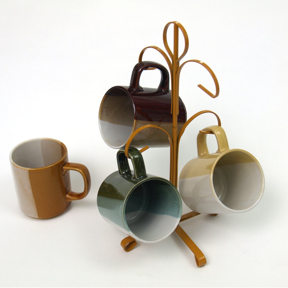 Vintage Mug Tree Set 70s 80s // Pretty coffee cups muted