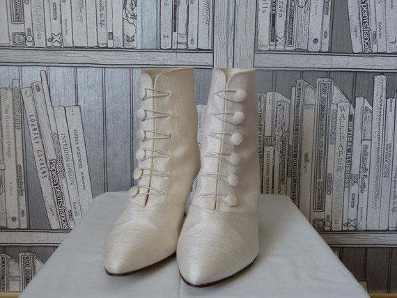 victorian style boots with buttons