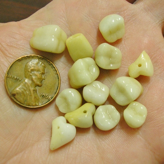 TOOTH BEADS realistic Human Teeth Antique Glass 20 Loose