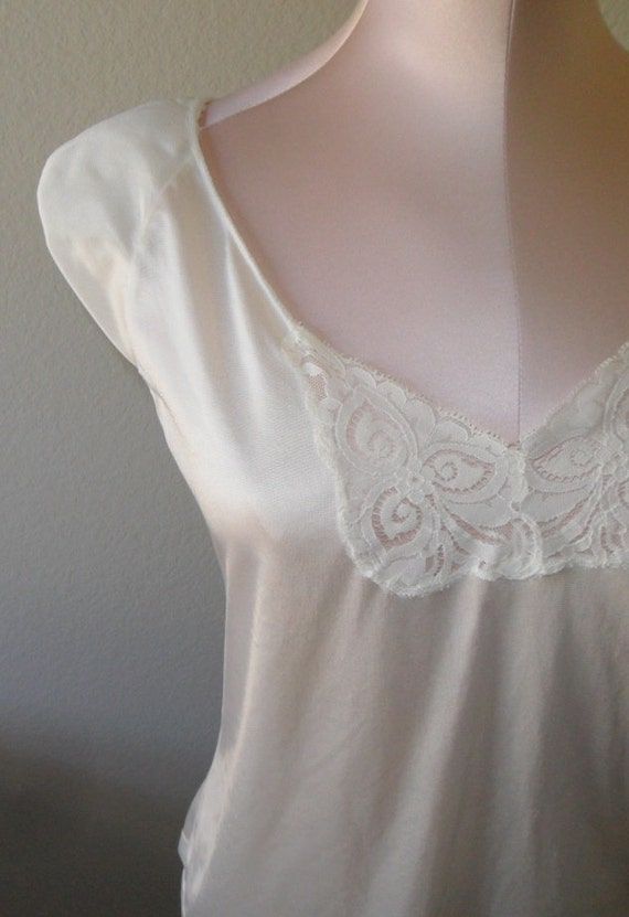 Vintage Camisole Bali Ivory with Shoulder Pads Cami Size 32